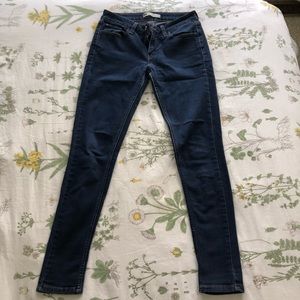 Levi’s dark blue skinny jeans